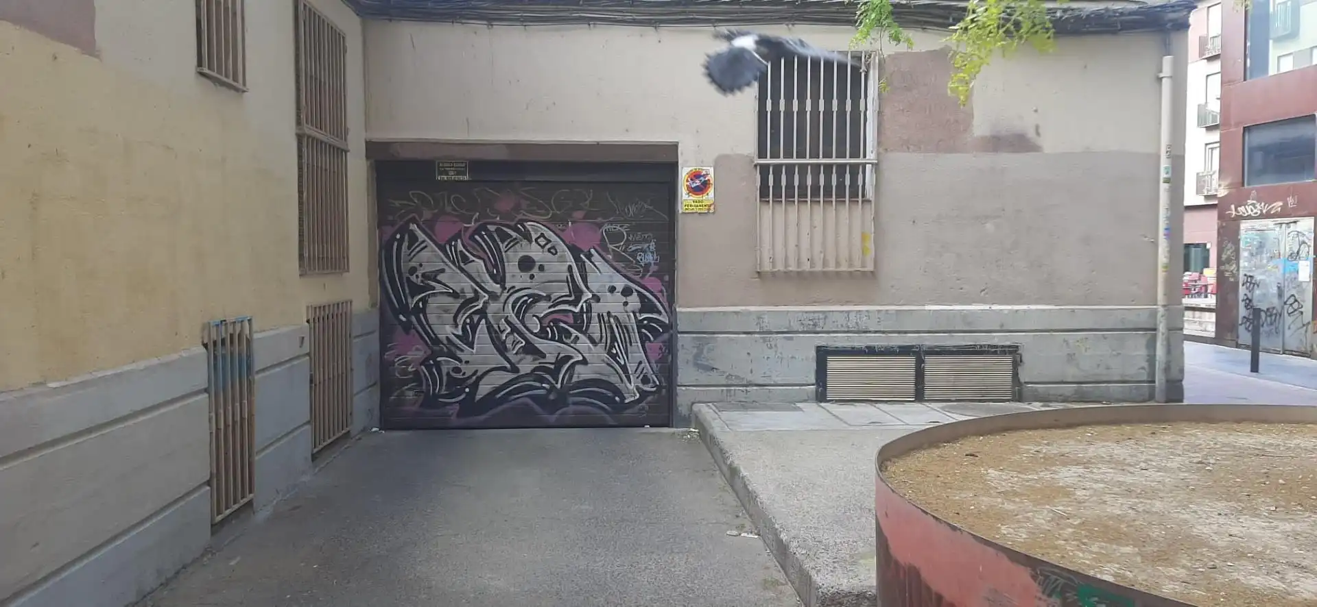 Exterior view of Garage for rent in Zaragoza