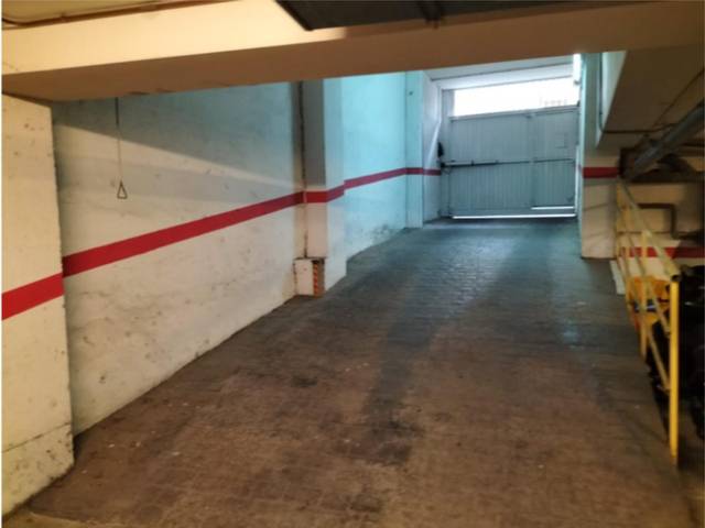 Garaje en Venta en Calle Villarramiel, 9 en Los Rosales