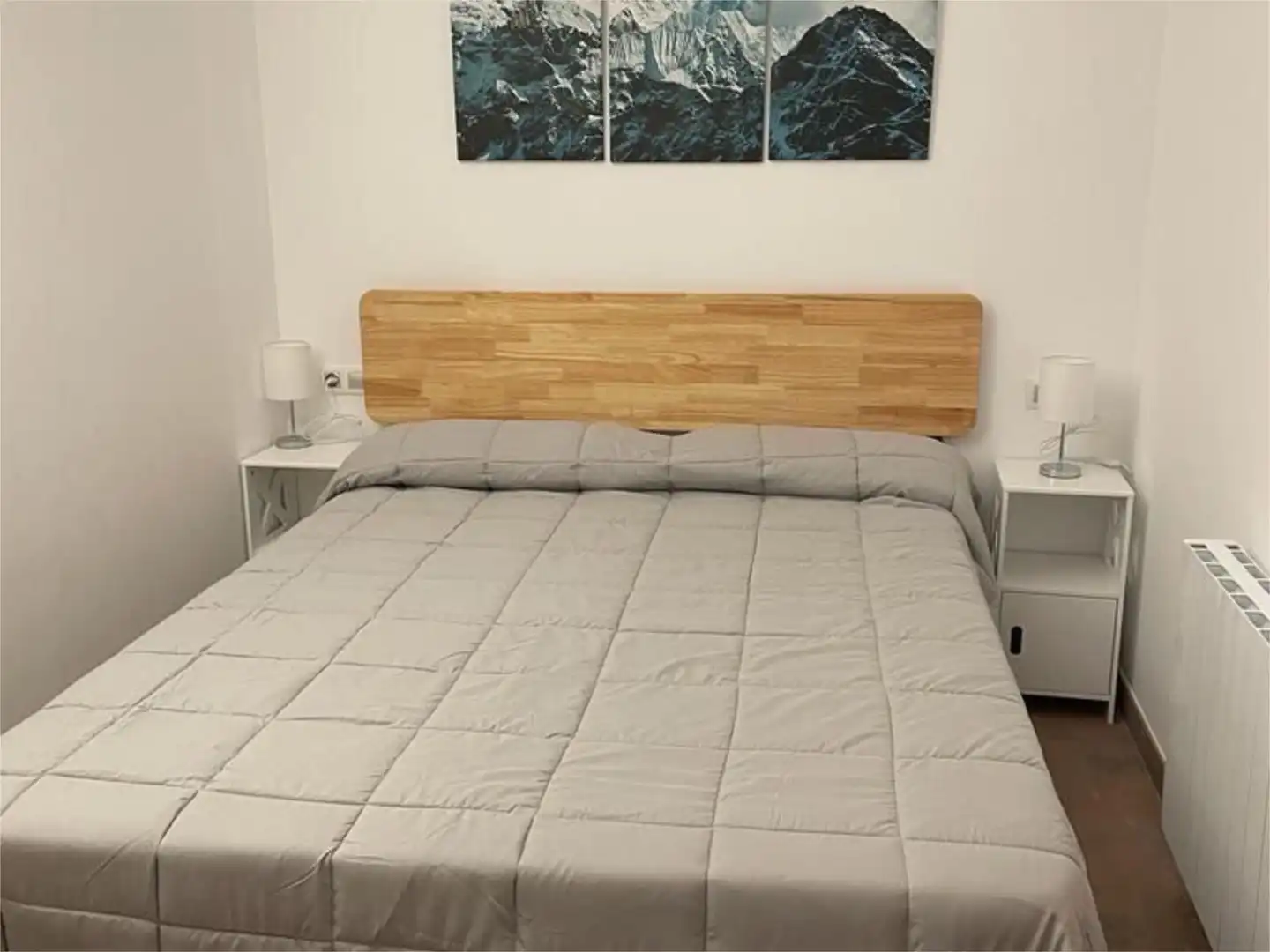 Apartament en venda a Calle Els Pllans de Ansils, 11, Benasque Dormitori de Apartament en venda en Benasque amb Terrassa i Piscina