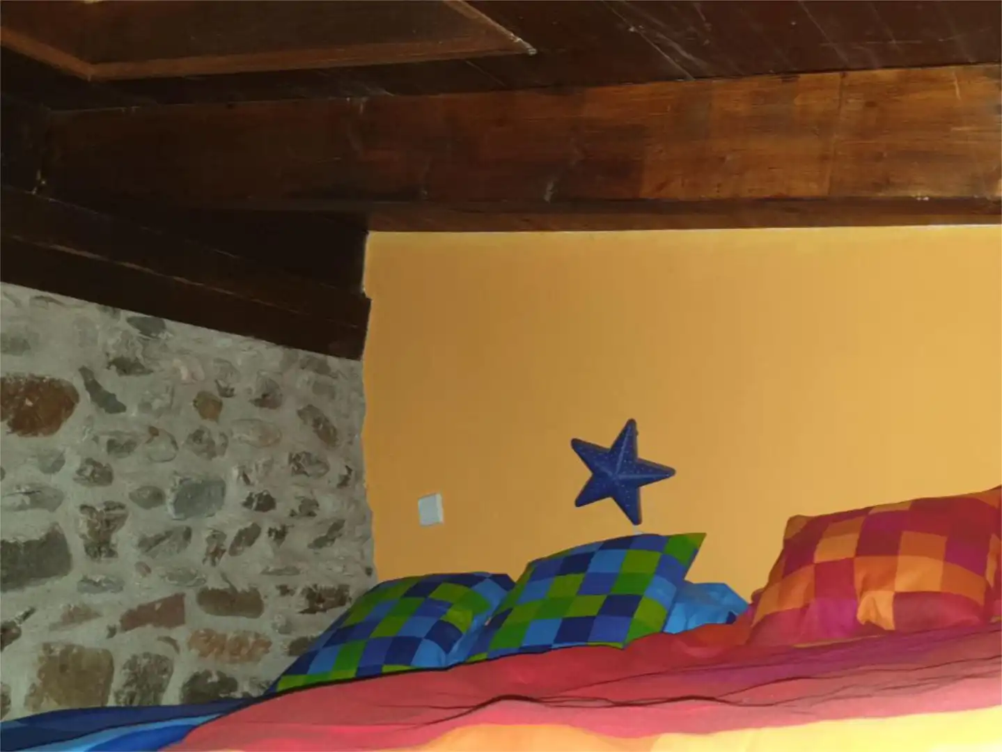 Casa adosada en venda a Aldea Zaldierna, 96, Ezcaray Dormitori de Casa adosada en venda en Ezcaray