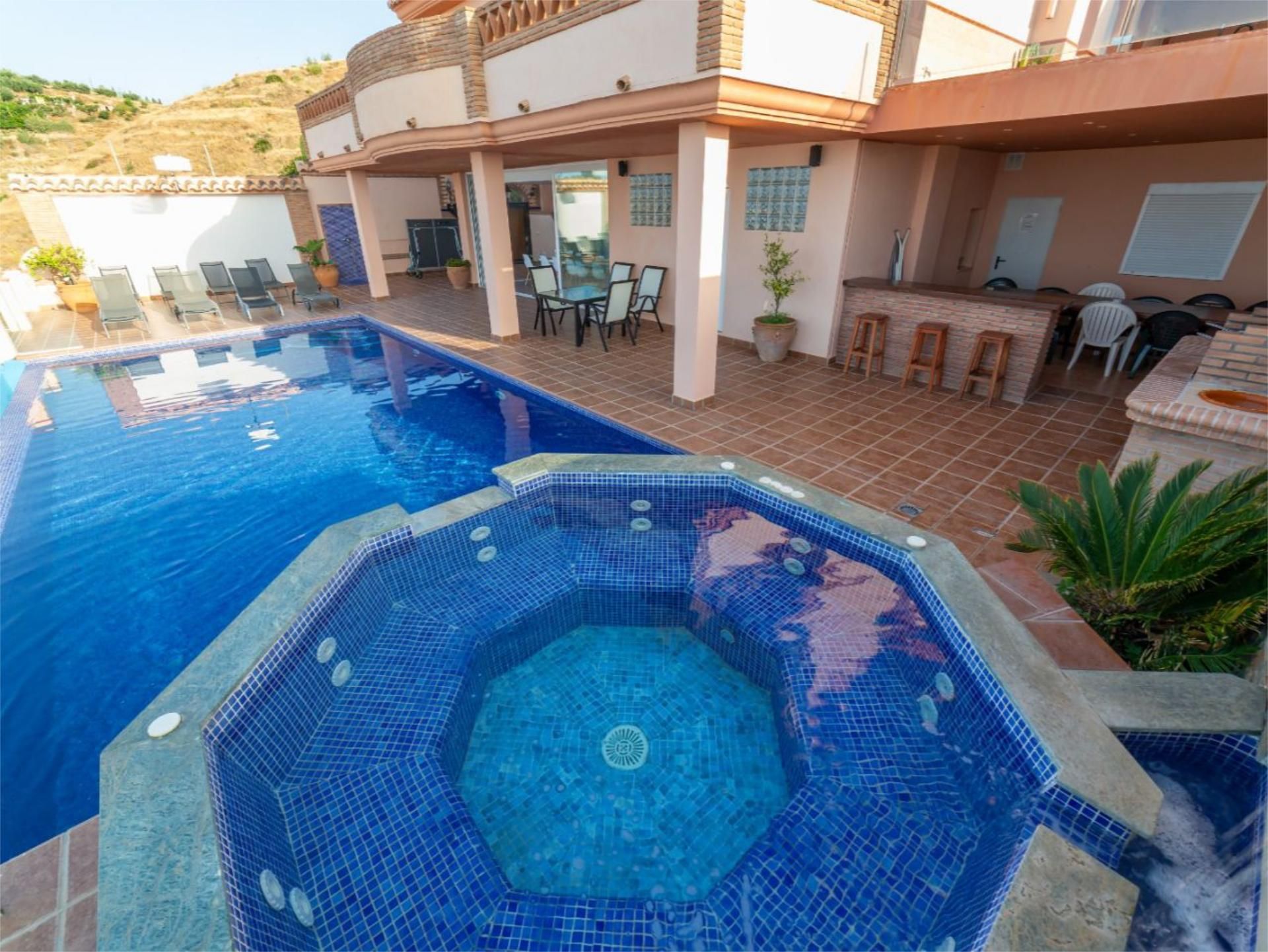 Swimming pool of House or chalet for sale in Almuñécar  with Air Conditioner, Heating and Private garden
