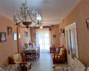 Sala d'estar de Casa adosada en venda en Adamuz amb Aire condicionat i Balcó