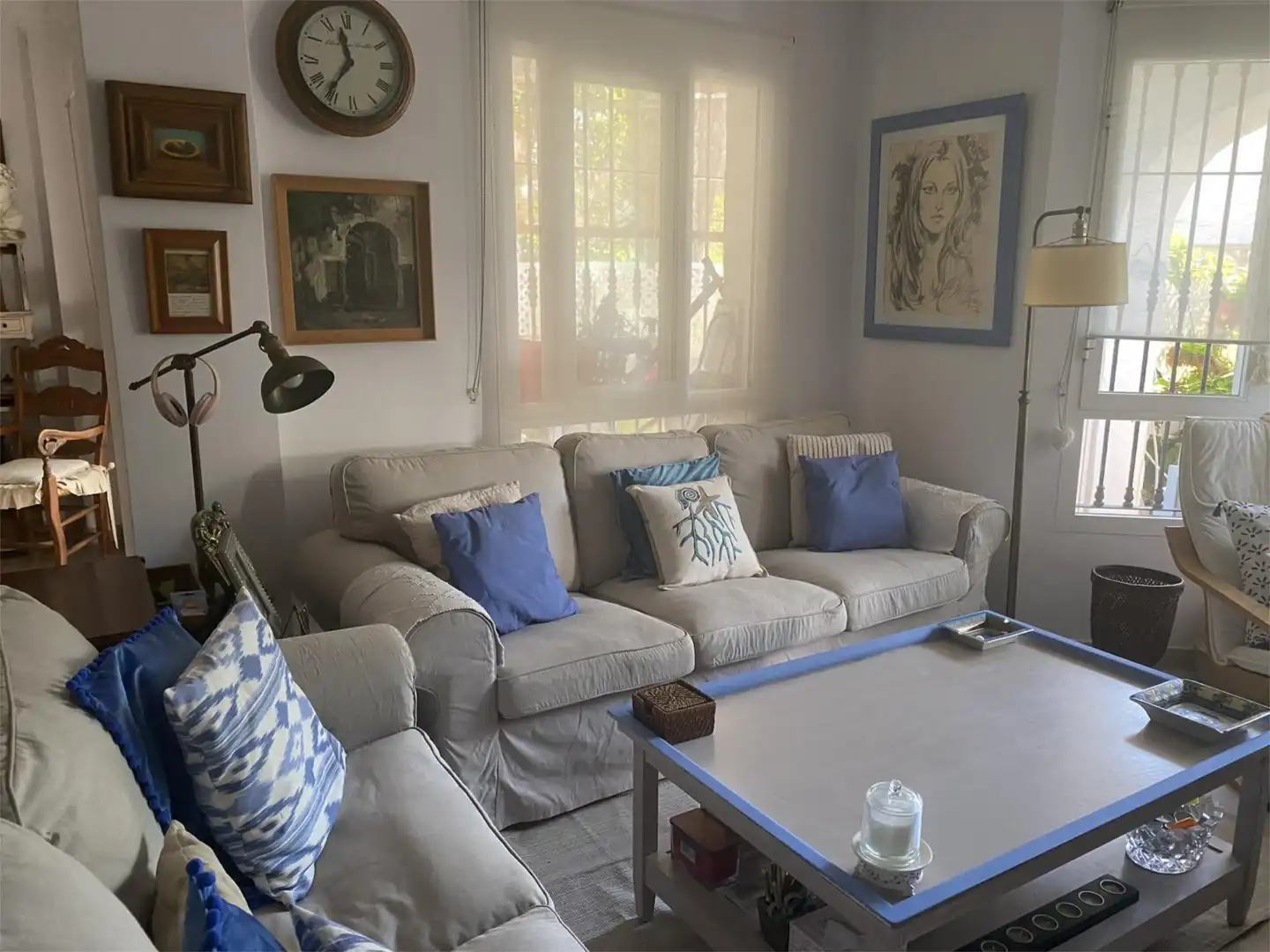 Wohnzimmer von Erdgeschoss zur Miete in Marbella mit Klimaanlage, Terrasse und Schwimmbad