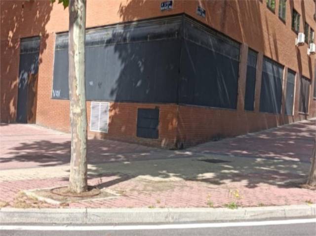 Local comercial en Alquiler en Calle de la Dehesa de Vicalvaro, 21 en Valdebernardo - Valderribas