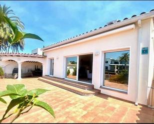 Exterior view of House or chalet for sale in Empuriabrava  with Air Conditioner