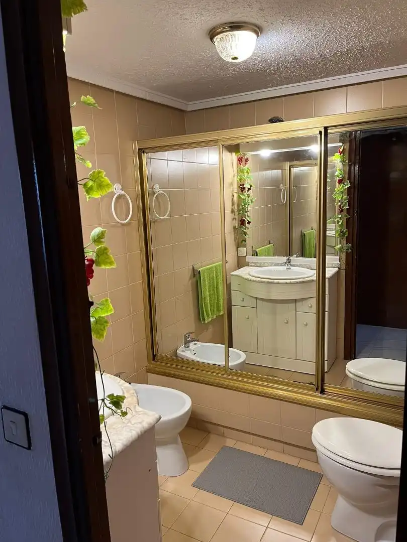 Badezimmer von Wohnung zur untervermieten in Cáceres