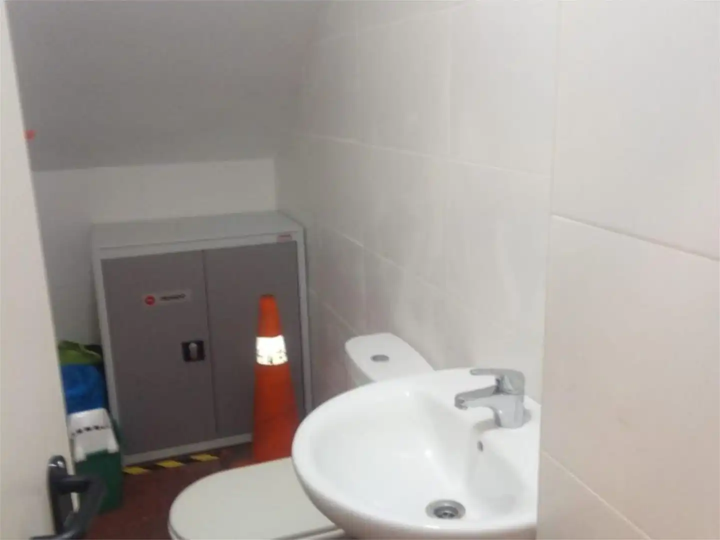 Storage room for rent in Avenida de la Cañada, 107, Valleaguado - La Cañada Bathroom of Storage room for rent in Coslada