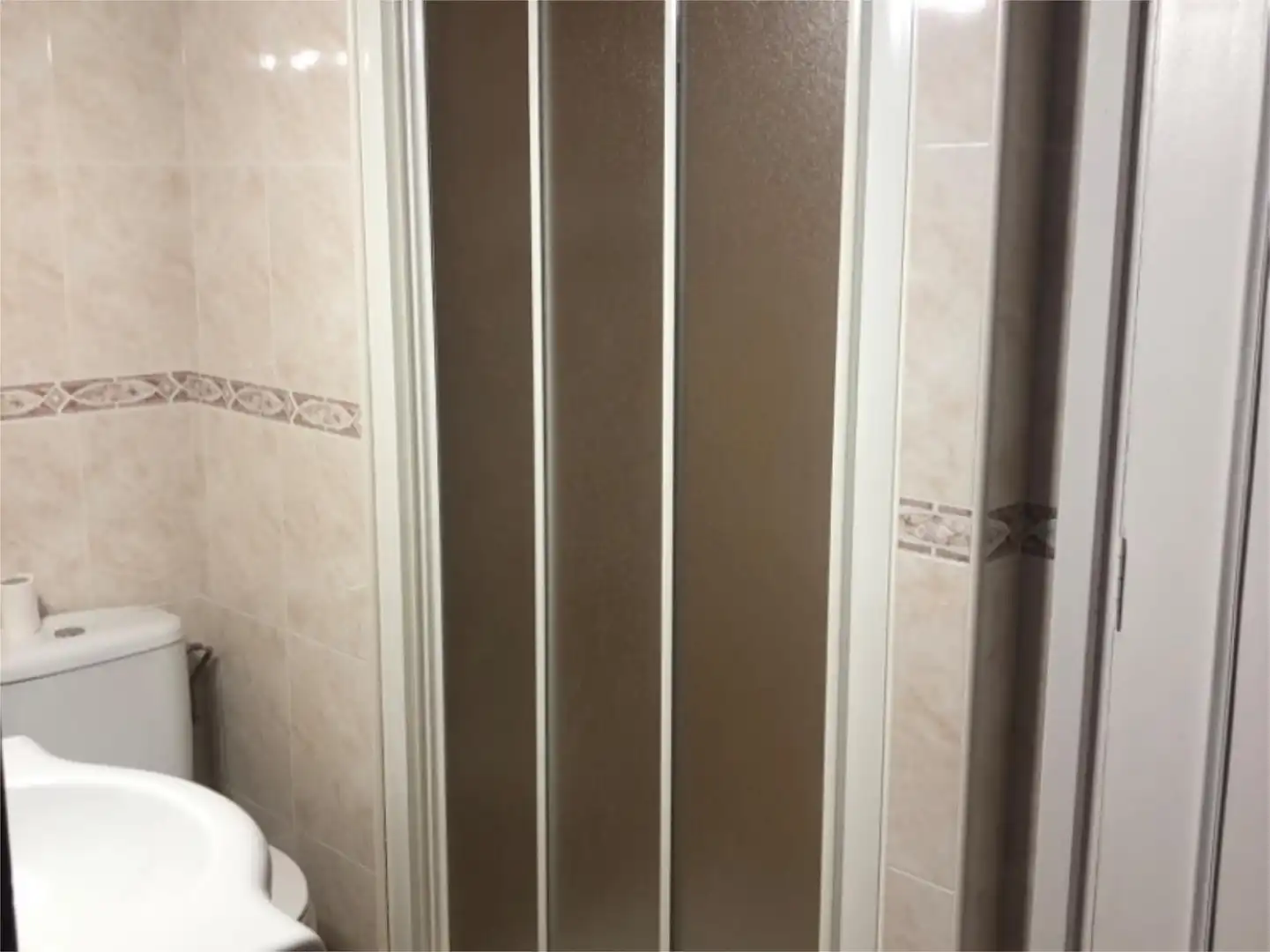 Badezimmer von Wohnung zur untervermieten in Miranda de Ebro mit Heizung, Privatgarten und Möbliert