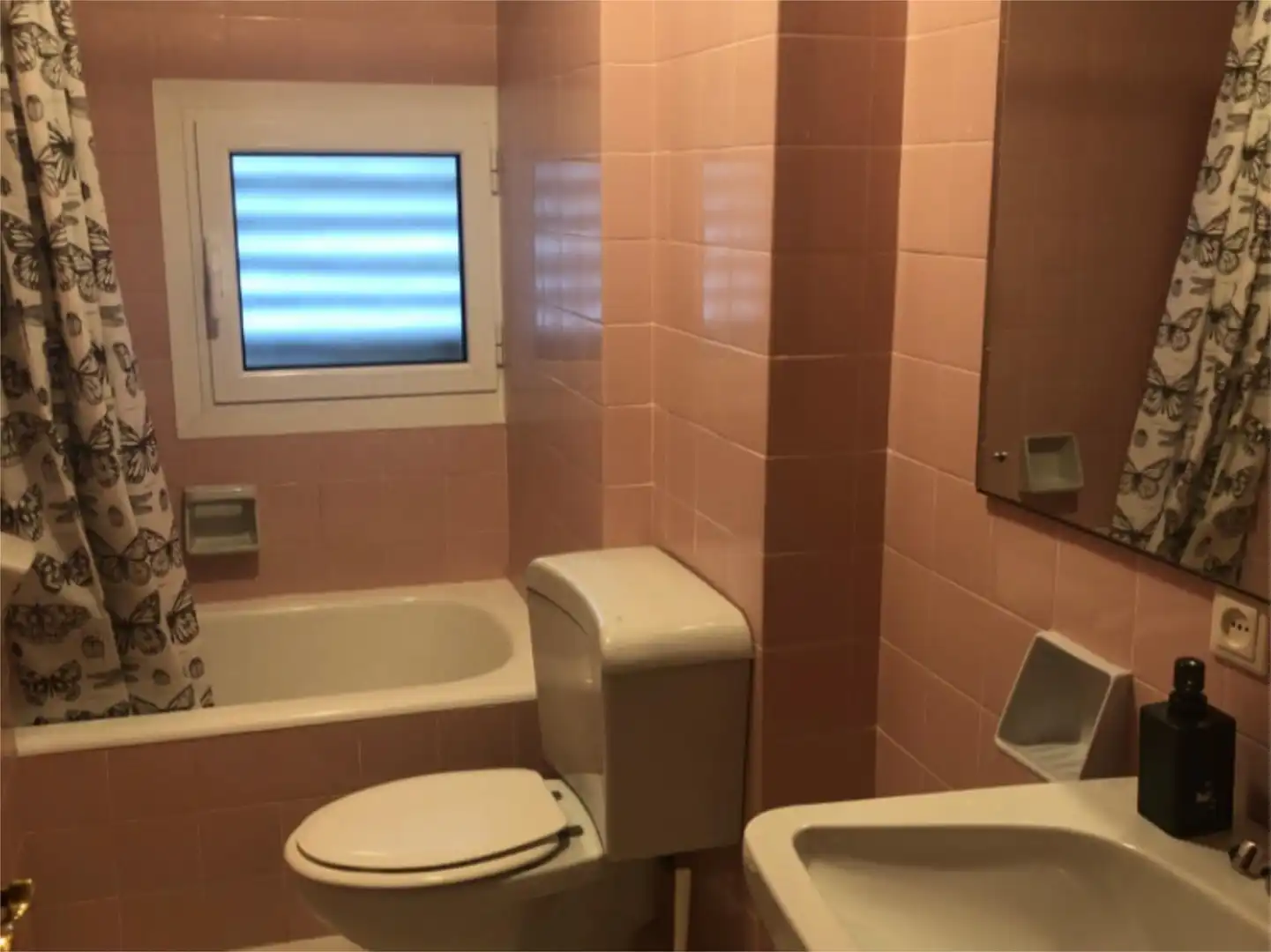 Badezimmer von Wohnung zur untervermieten in Miranda de Ebro mit Heizung, Privatgarten und Möbliert