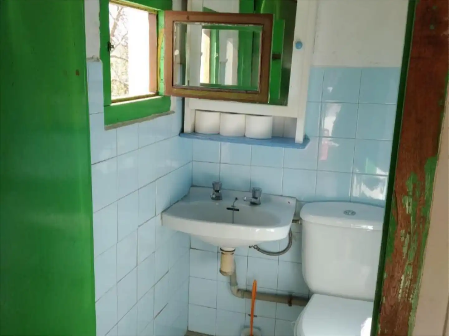 Erdgeschoss zum Verkauf in AS-324, Carbayin - Lieres - Valdesoto Badezimmer von Erdgeschoss zum Verkauf in Siero mit Privatgarten, Terrasse und Abstellraum