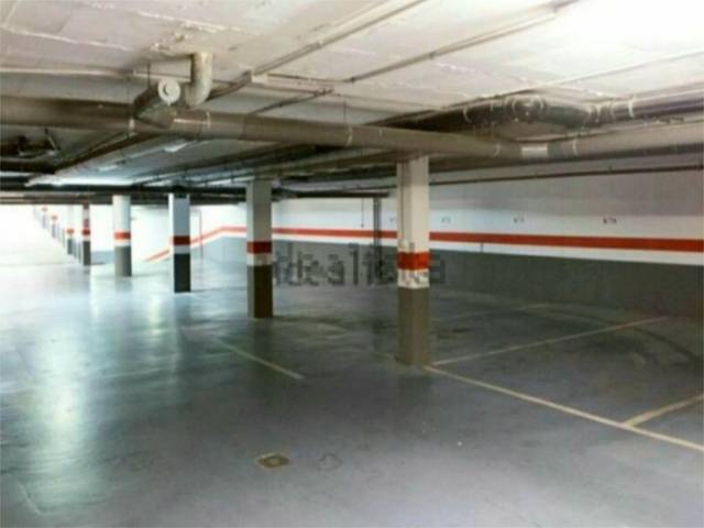 Garaje en Alquiler en Calle Haya, 17a en Casco Antiguo