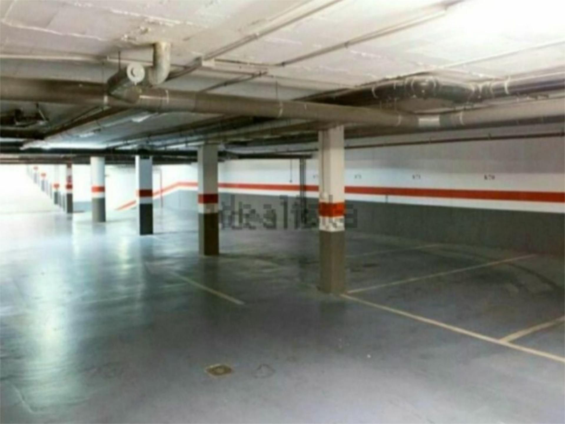 Garage to rent in Calle Haya, Casco Antiguo
