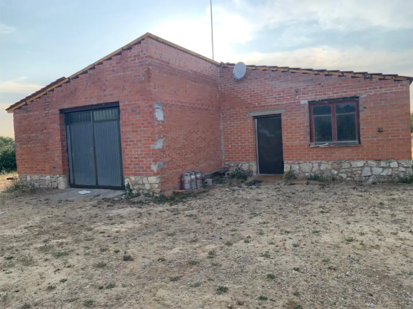 Finca rústica en venta en Lugar Campo Onecha, 39, Dueñas Vista exterior de Finca rústica en venta en Dueñas