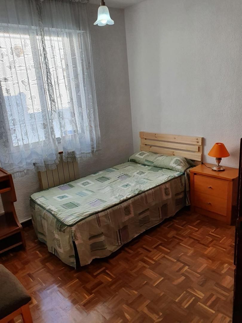 Flat to share in Calle Doctor Iglesias Fernández, 1, Villaverde Alto