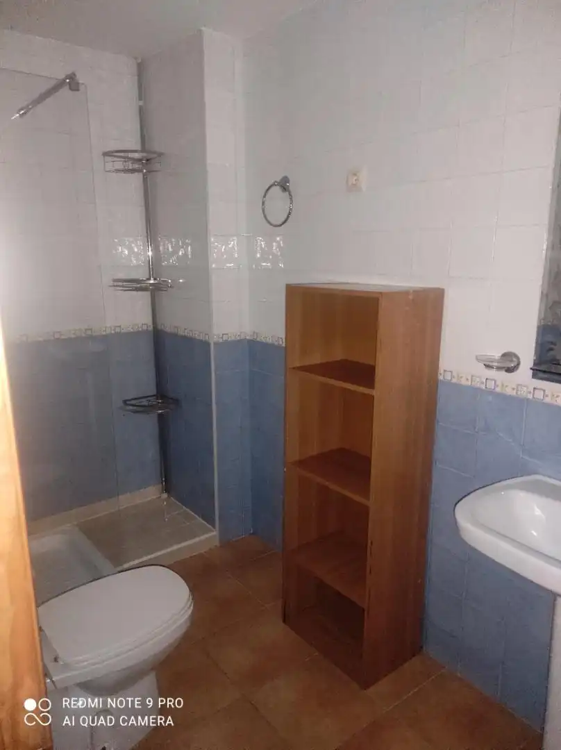 Baño de Piso de alquiler en Válor con Terraza, Amueblado y Horno