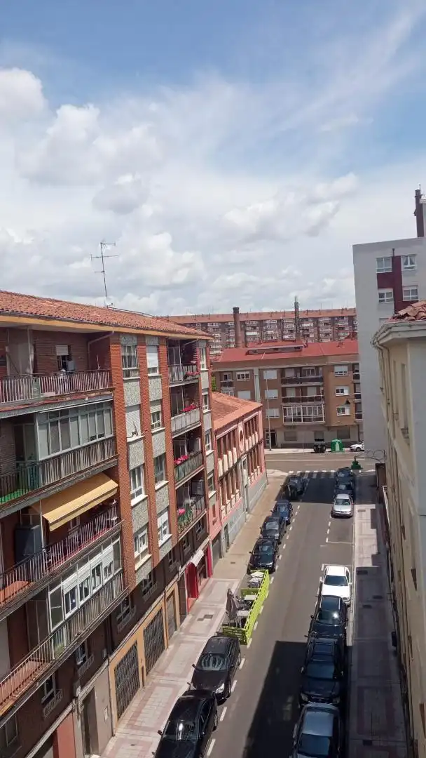 Pis en venda a Calle Doña Urraca, Trobajo del Camino Vista exterior de Pis en venda en San Andrés del Rabanedo amb Aire condicionat, Calefacció i Terrassa