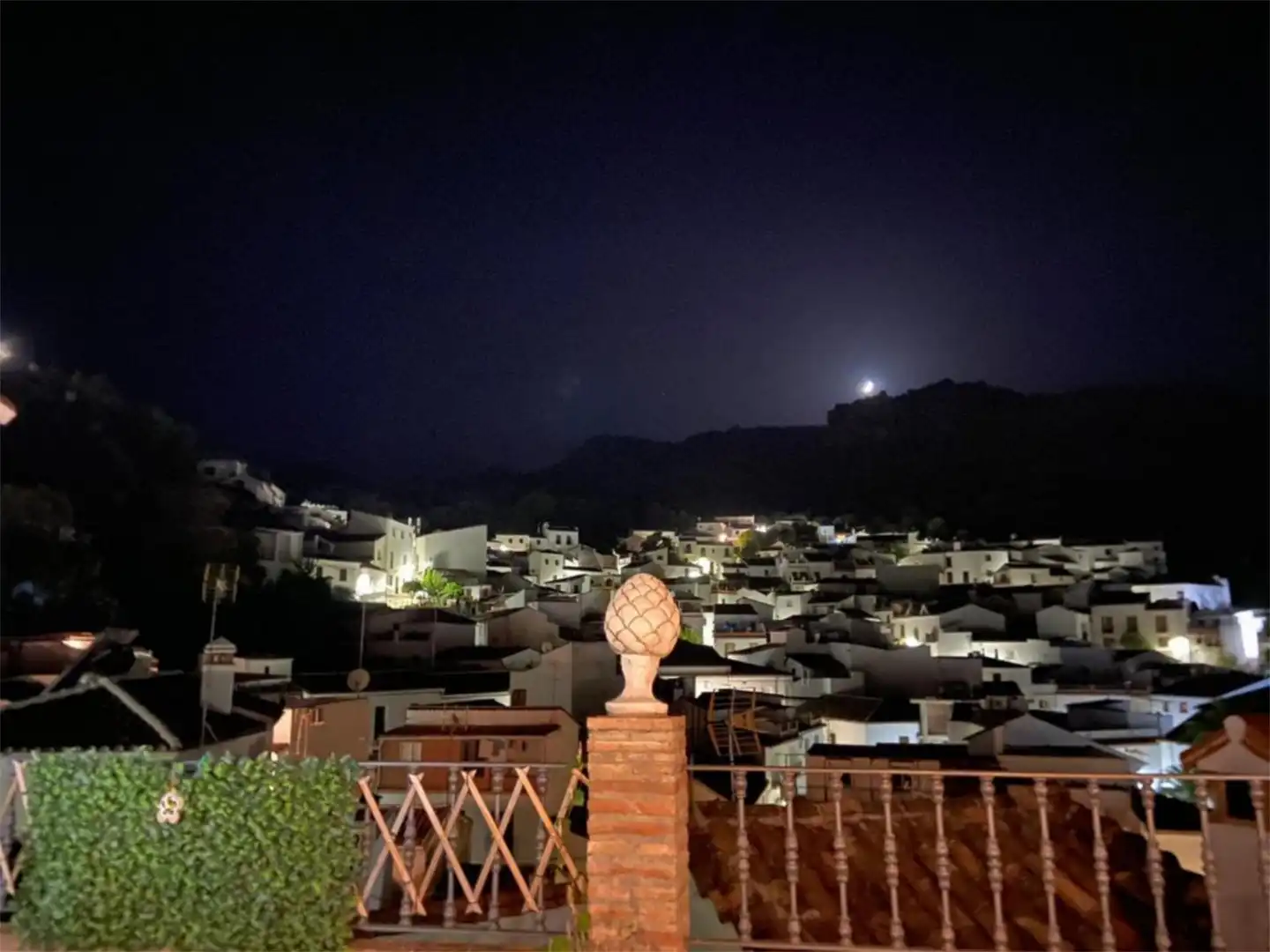 Vista exterior de Casa adosada en venta en Montejaque con Terraza, Amueblado y Horno