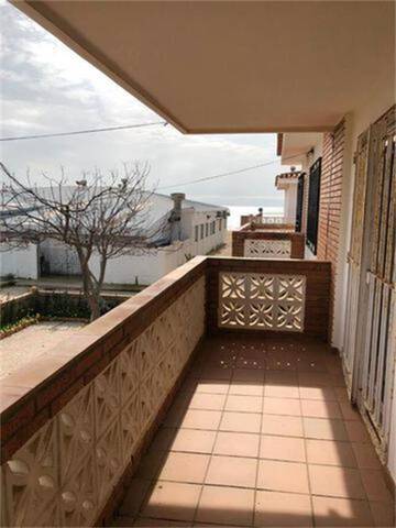 Casa adosada en alquiler en avenida del océano de 