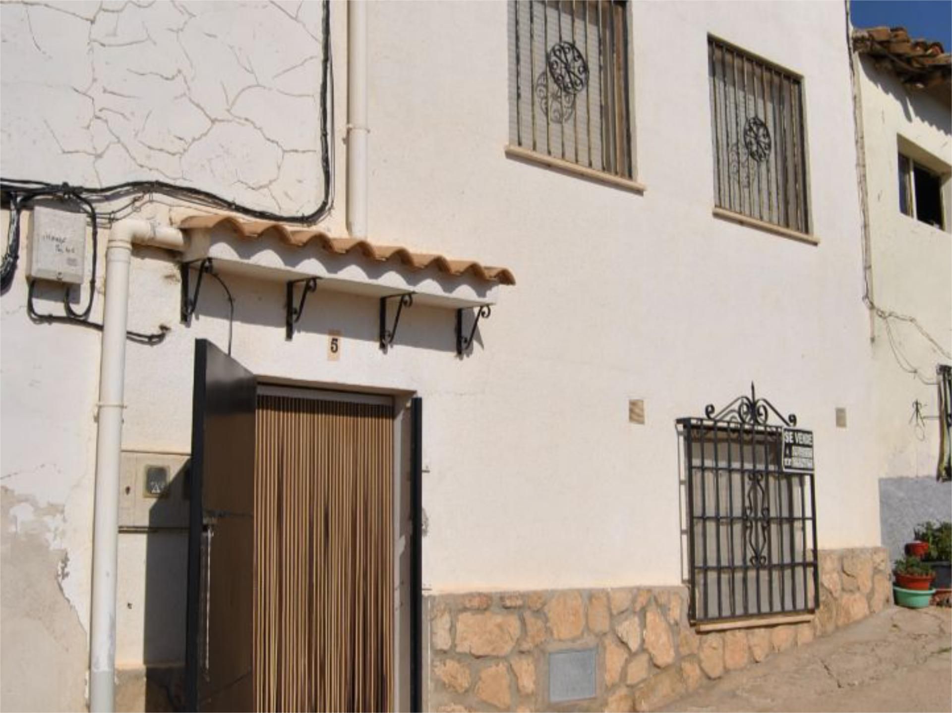 Vista exterior de Finca rústica en venda en Salmerón amb Calefacció, Traster i Piscina