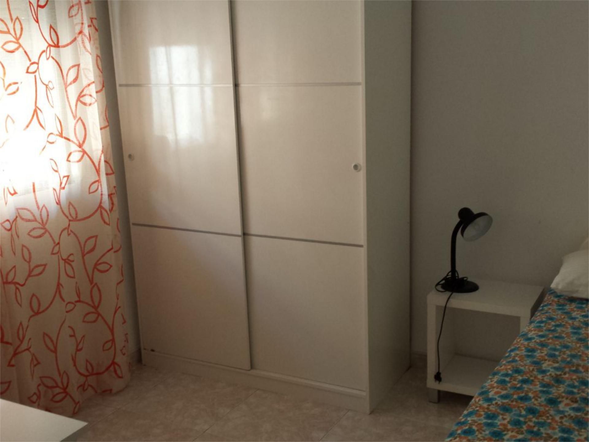 Piso para compartir en Calle Calzada, 6, Centro