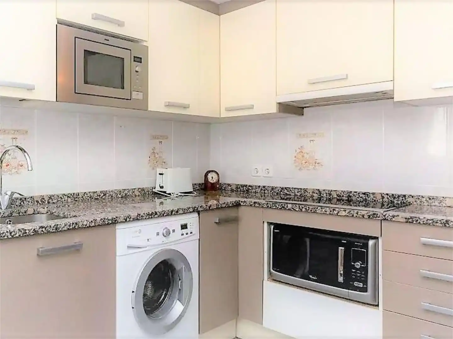 Room in Calle de Martos, 5, Entrevías