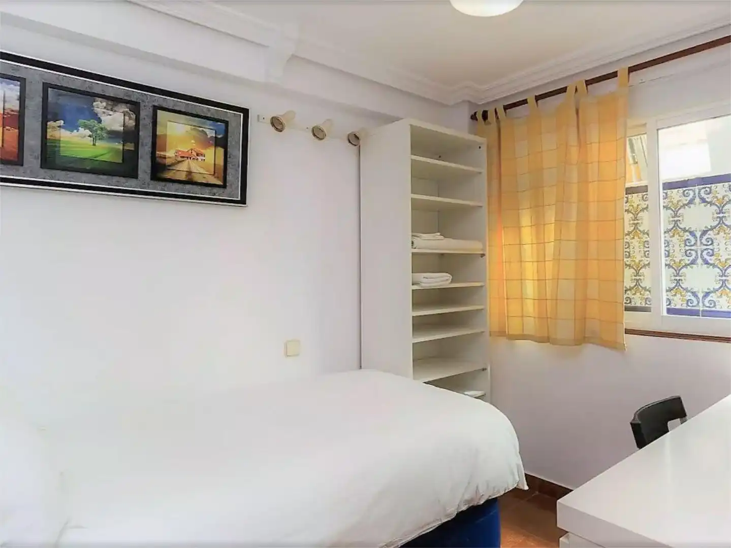 Room in Calle de Martos, 5, Entrevías
