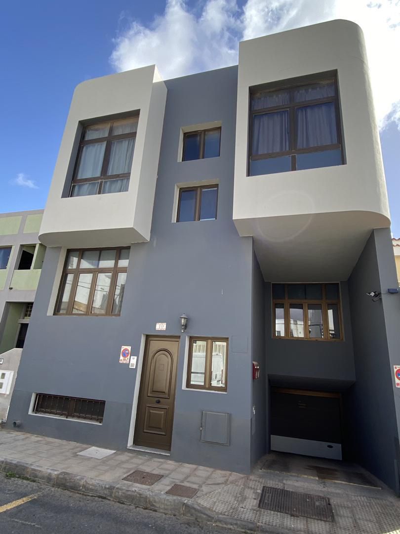 Exterior view of Flat for sale in Puerto del Rosario  with Air Conditioner, Private garden and Parquet flooring