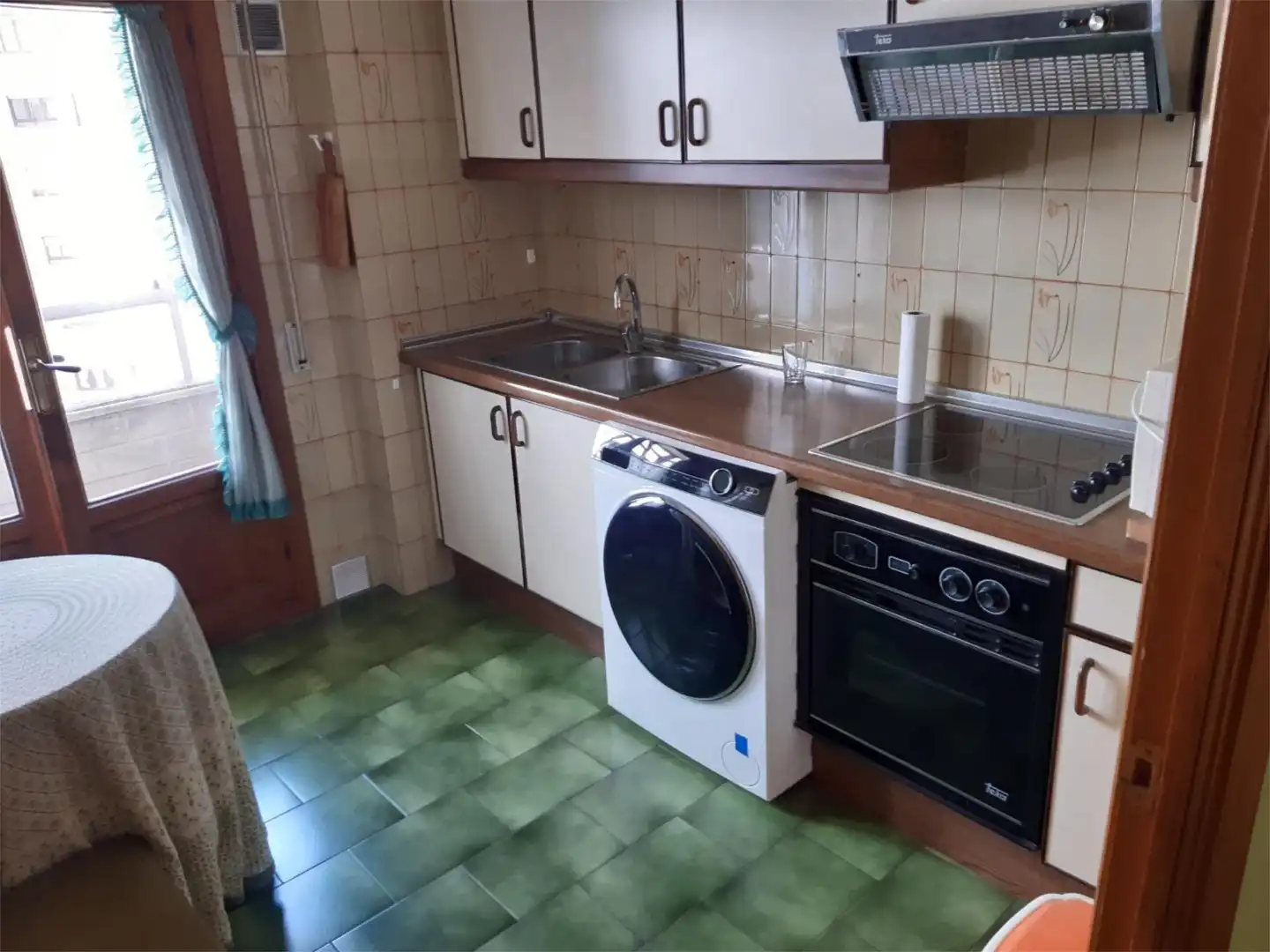 Cocina de Apartamento en venta en León Capital  con Calefacción, Parquet y Terraza