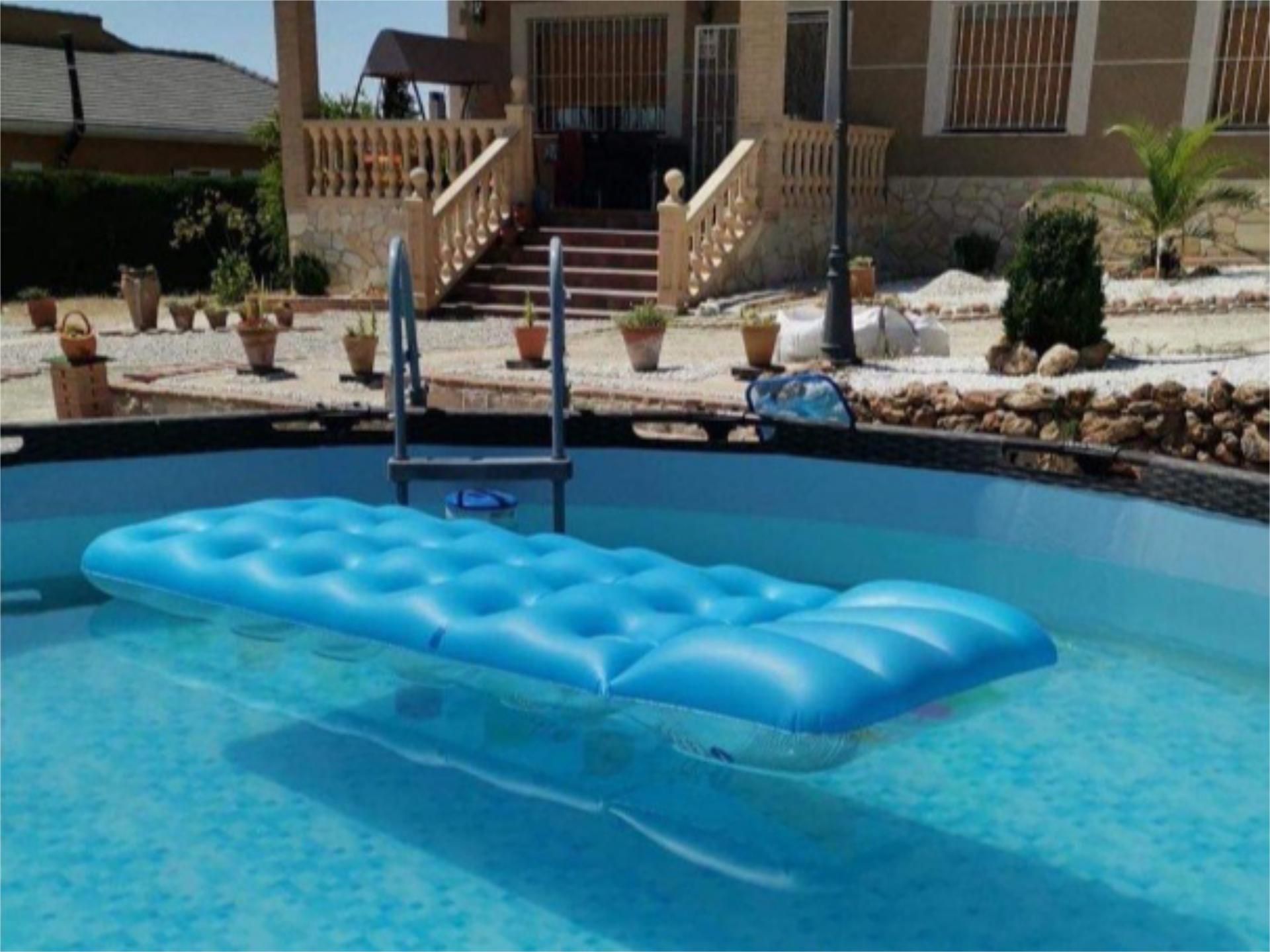 Swimming pool of Flat for sale in Colmenar de Oreja