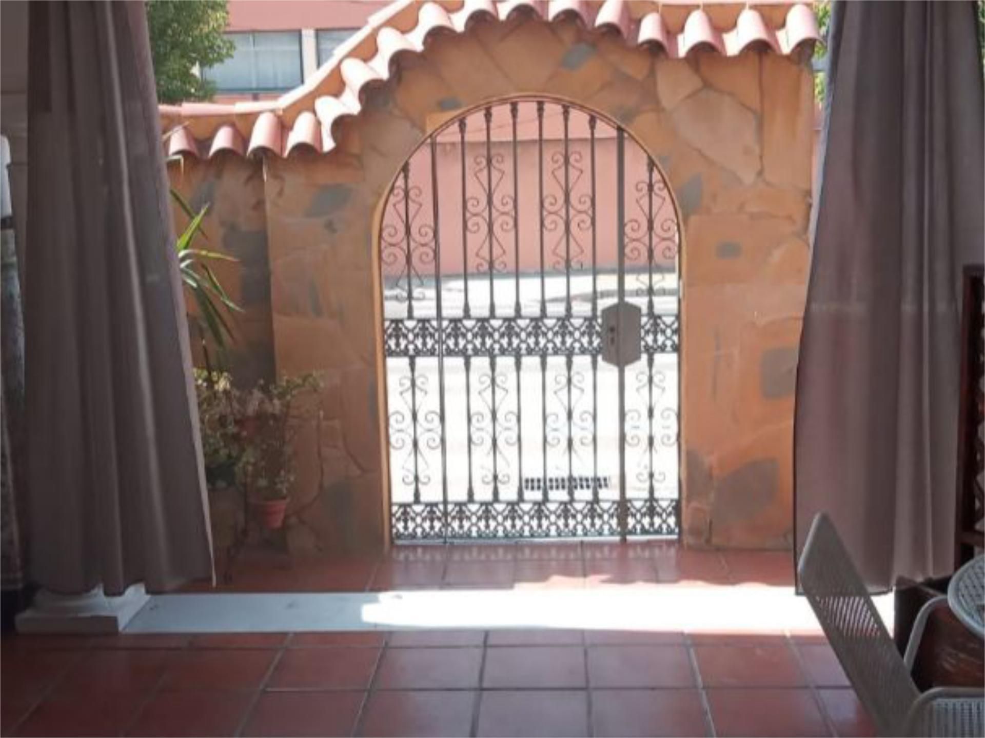 Single-family semi-detached for sale in La Línea de la Concepción  with Private garden, Terrace and Storage room