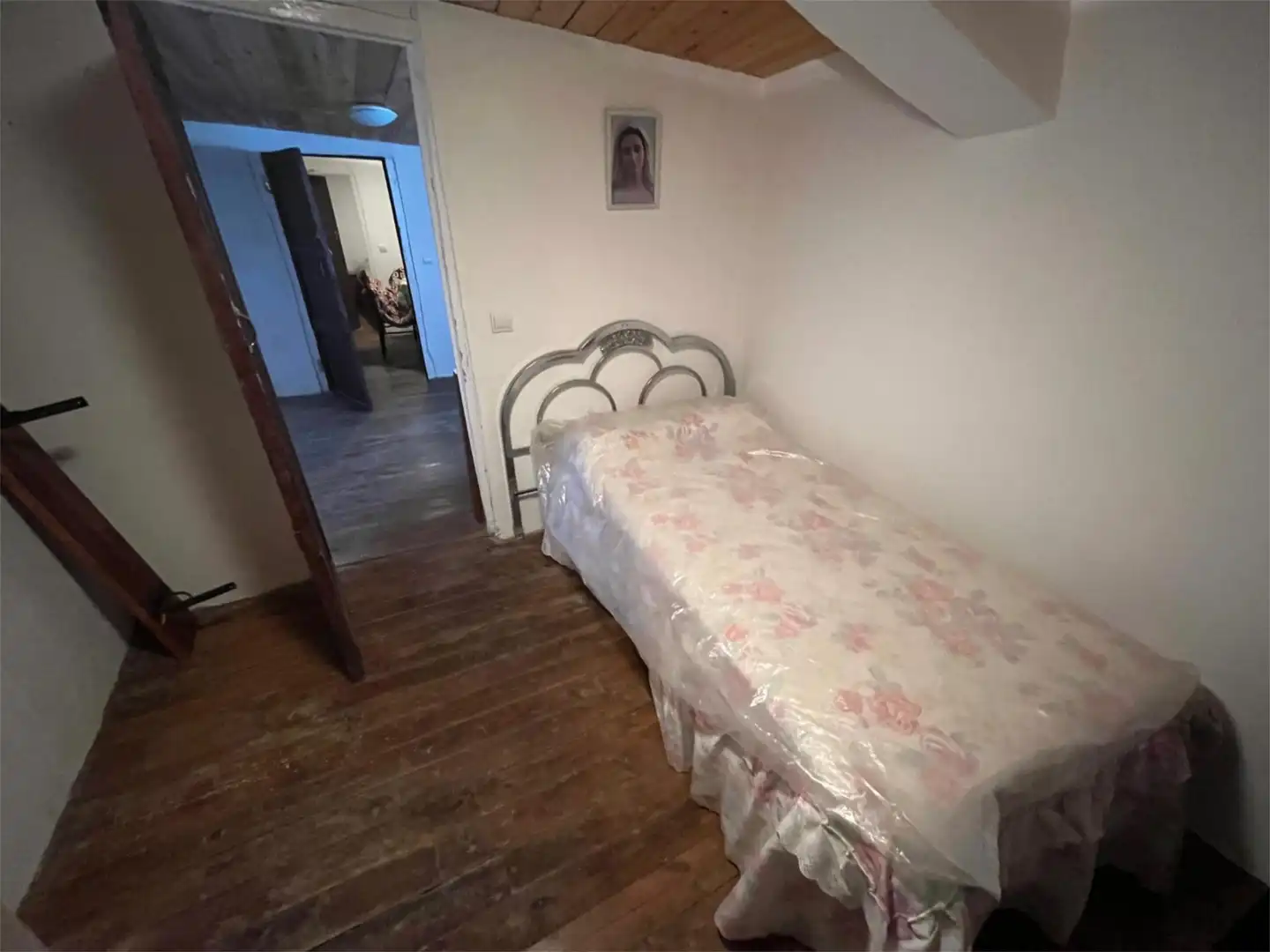Casa adosada en venta en Calle Arriba Riomanzanas, 39, Figueruela de Arriba Habitación de Casa adosada en venta en Figueruela de Arriba con Balcón