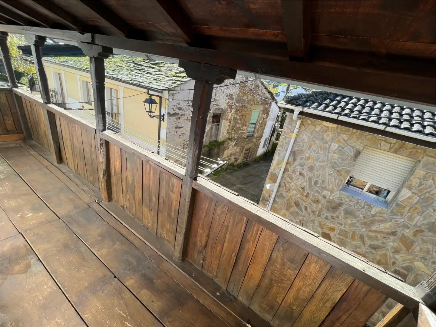 Casa adosada en venta en Calle Arriba Riomanzanas, 39, Figueruela de Arriba Terraza de Casa adosada en venta en Figueruela de Arriba con Balcón