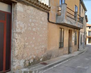 Vista exterior de Casa adosada en venda en Villaescusa de Roa amb Calefacció, Jardí privat i Moblat