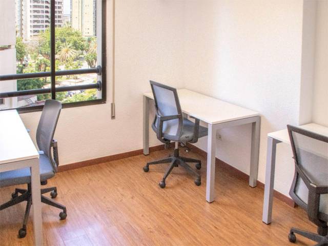 Oficina en Alquiler en Pasaje Compositor Lehmberg Ruiz, 4 en Carranque - Haza Cuevas