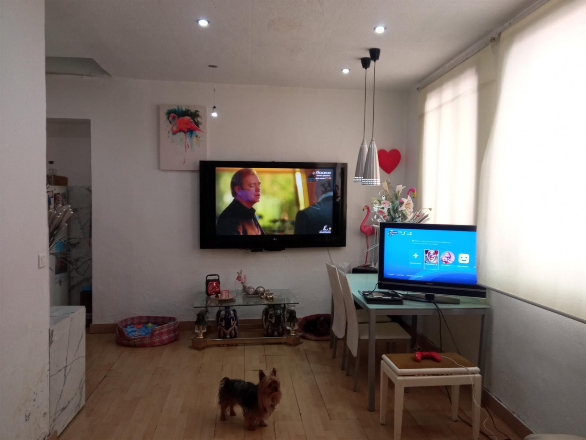 Sala d'estar de Casa adosada en venda en Ulldecona amb Parquet, Terrassa i Moblat