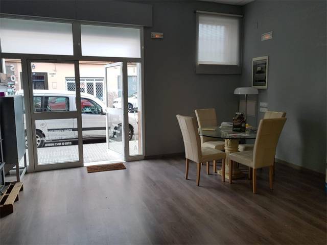 Local comercial en Alquiler en Calle Alcalde de Malpartida, 10 en Centro