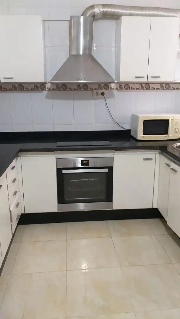 Cocina de Piso en venta en Melilla con Aire acondicionado y Amueblado