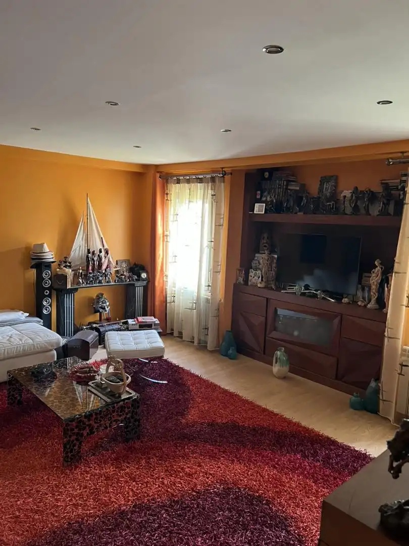 Sala d'estar de Pis en venda en Valladolid amb Calefacció, Parquet i Moblat