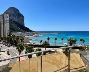 Vista exterior de Apartament en venda en Calpe / Calp amb Aire condicionat, Terrassa i Piscina