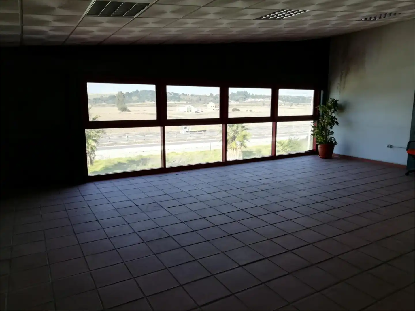Nave industrial en venta en Palomares del Río