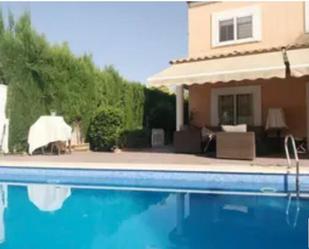 Piscina de Casa o xalet en venda en Riba-roja de Túria amb Terrassa i Piscina