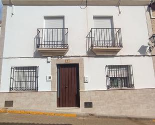 Exterior view of Single-family semi-detached for sale in Paterna del Campo  with Air Conditioner