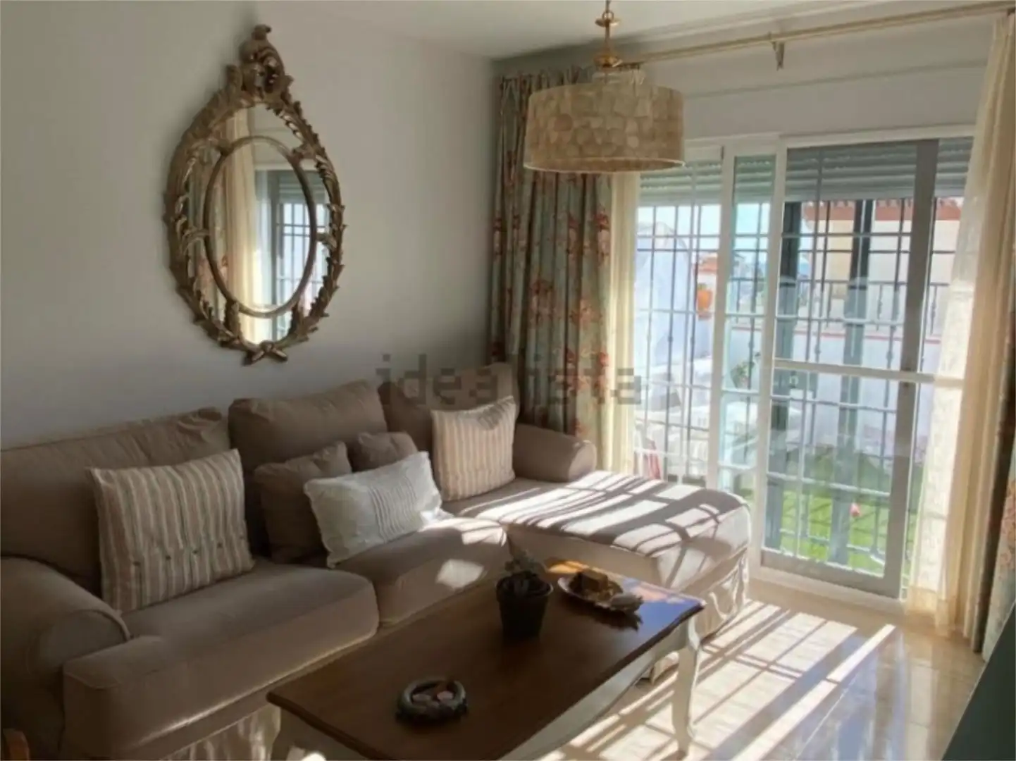 Casa adosada en venta en Calle Júpiter, 1, Capistrano Sala de estar de Casa adosada en venta en Nerja con Aire acondicionado, Terraza y Piscina