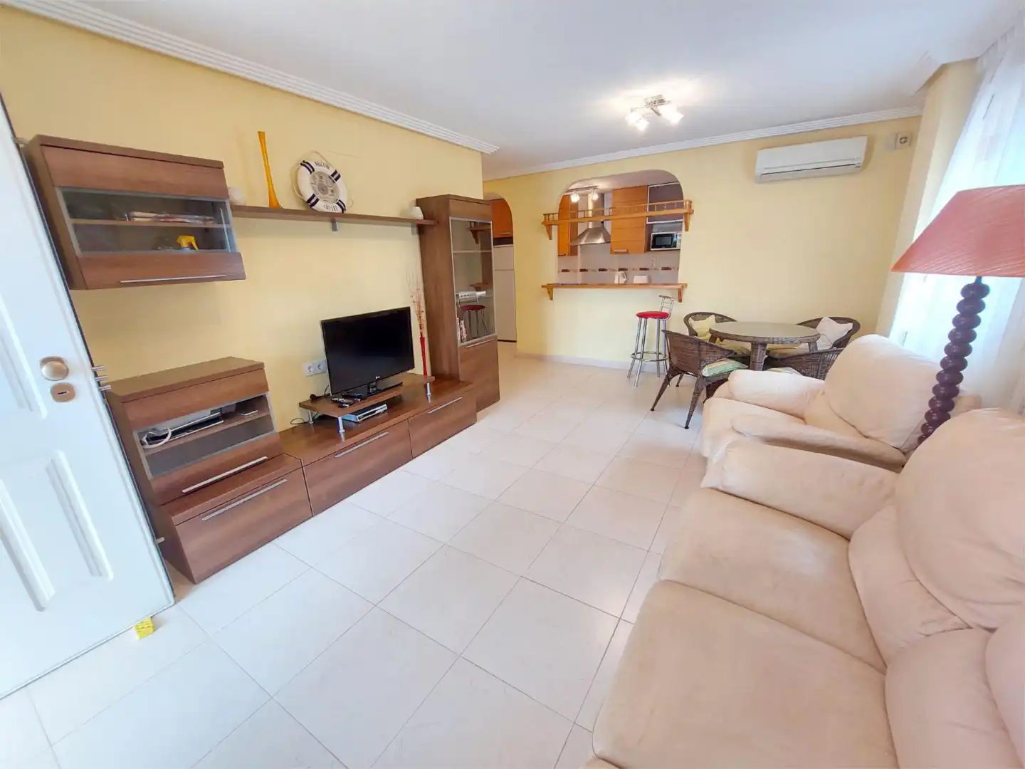 Sala d'estar de Planta baixa en venda en Orihuela amb Aire condicionat, Terrassa i Piscina