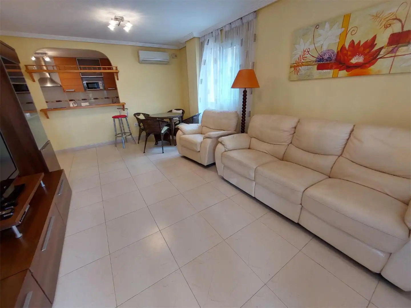 Sala d'estar de Planta baixa en venda en Orihuela amb Aire condicionat, Terrassa i Piscina