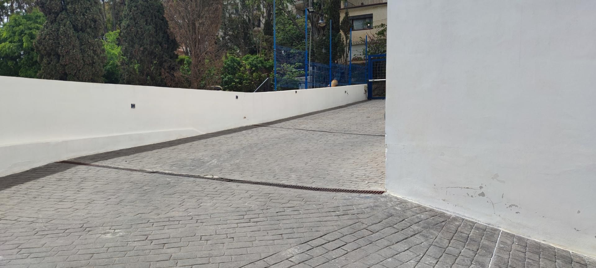 Vista exterior de Garatge en venda en Benalmádena