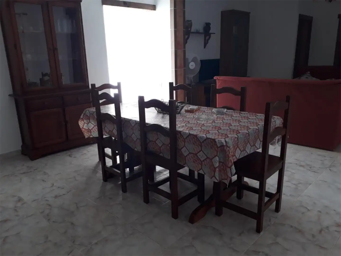 Casa adosada de lloguer a Diseminado Barrio Nuevo, 521, Barrio Nuevo Menjador de Casa adosada de lloguer en Conil de la Frontera amb Aire condicionat, Jardí privat i Terrassa