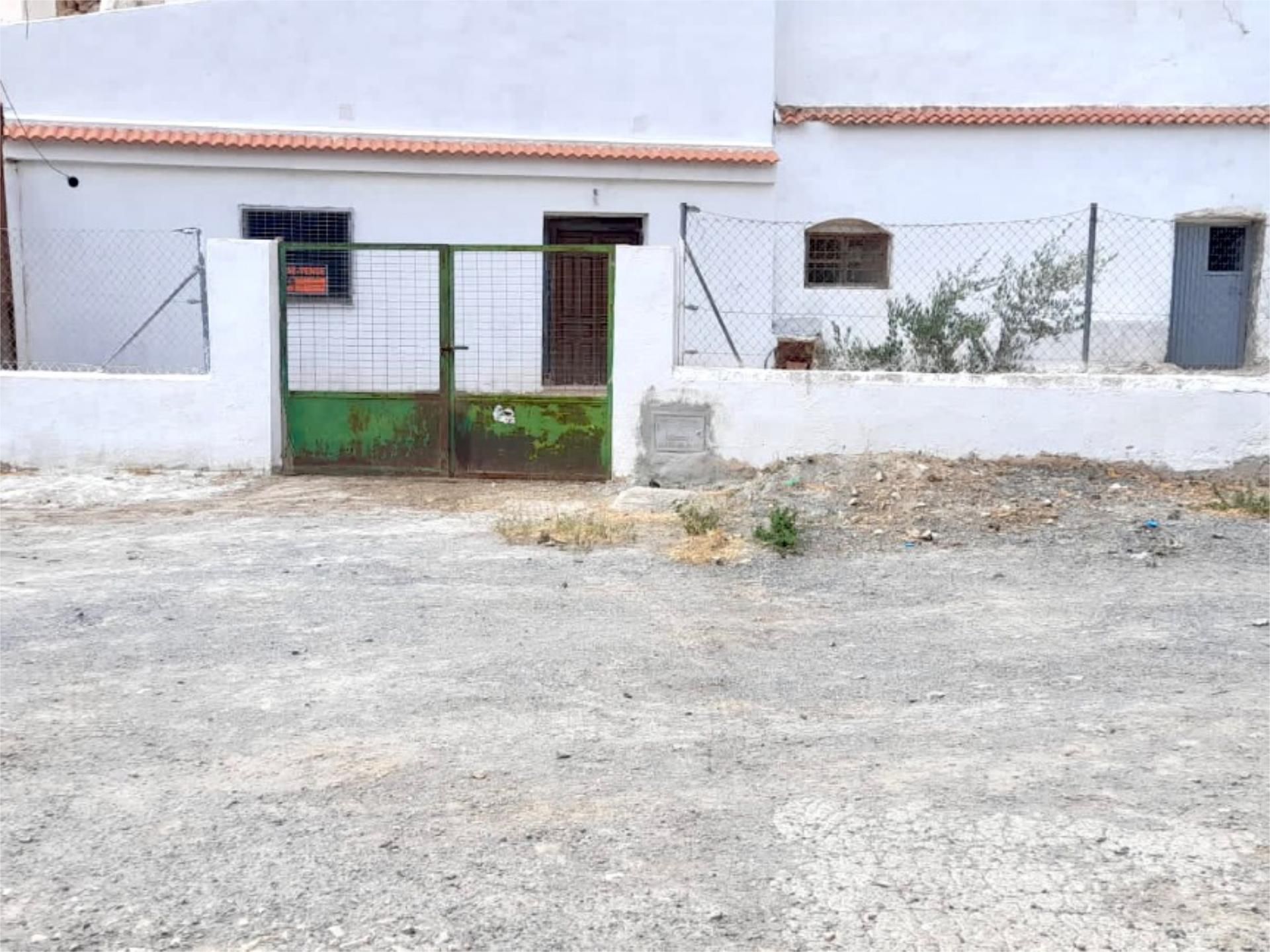 Country house for sale in Gorafe