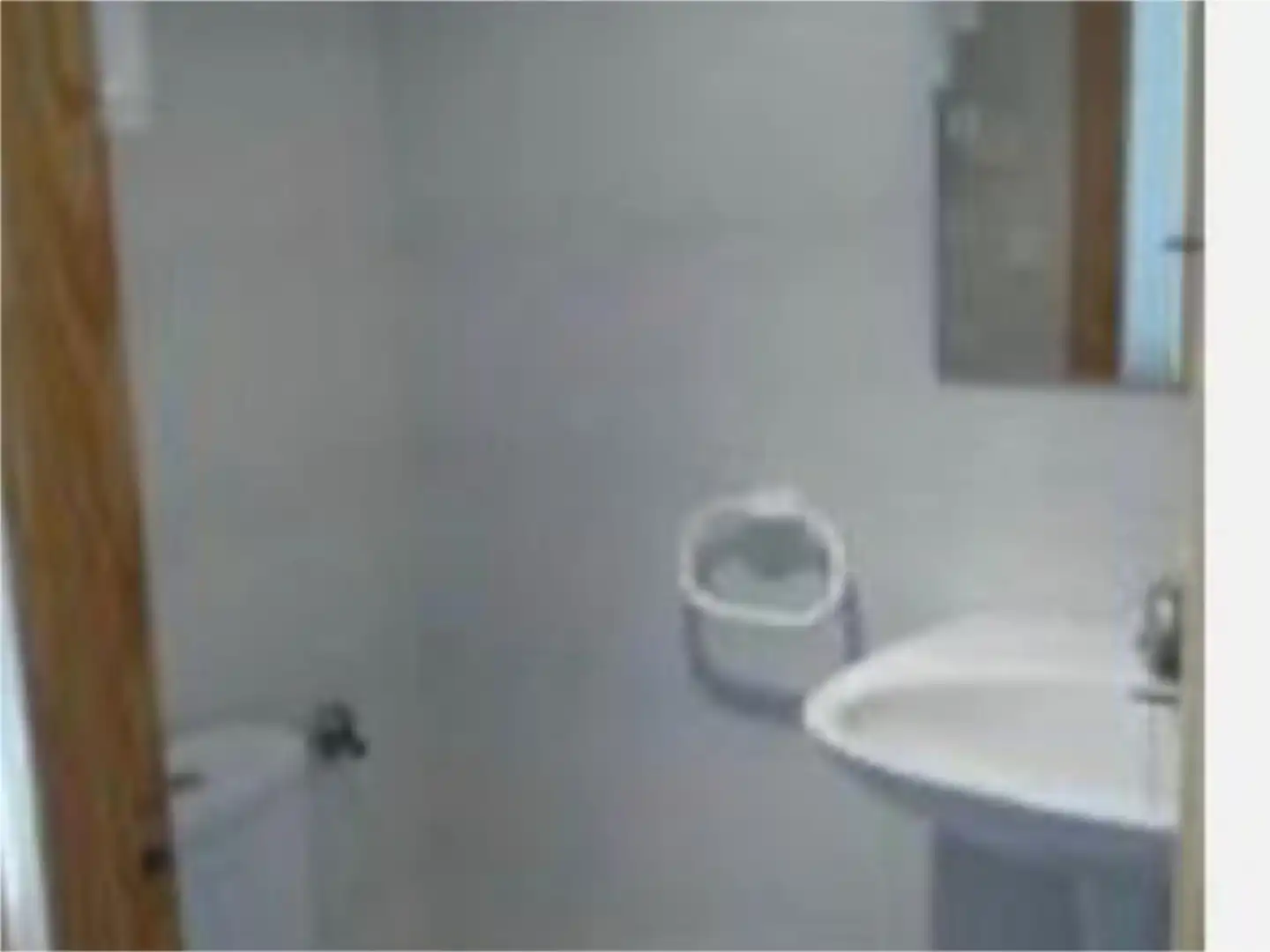Bany de Apartament de lloguer en Tavernes de la Valldigna amb Terrassa, Piscina i Moblat