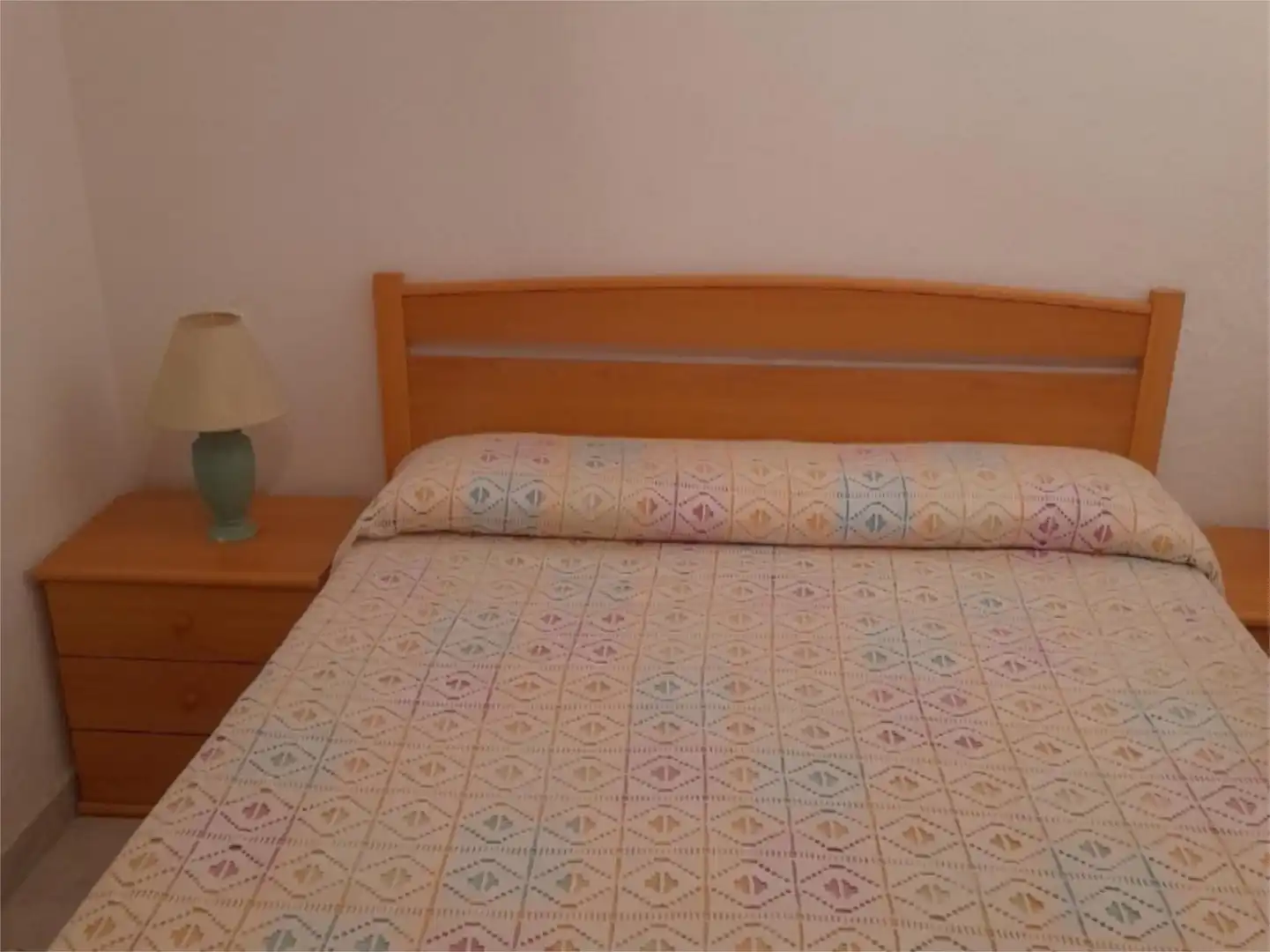 Dormitori de Apartament de lloguer en Tavernes de la Valldigna amb Terrassa, Piscina i Moblat